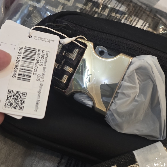 New Lululemon Black Metallic Belt Bag 1L - Picture 10 of 11